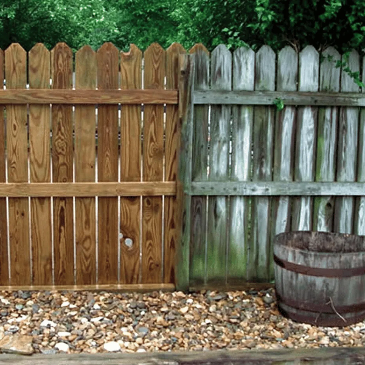 Before and After: Fence Cleaning